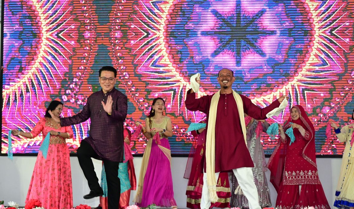 培南华中屠妖节庆典 校园洋溢多元文化色彩