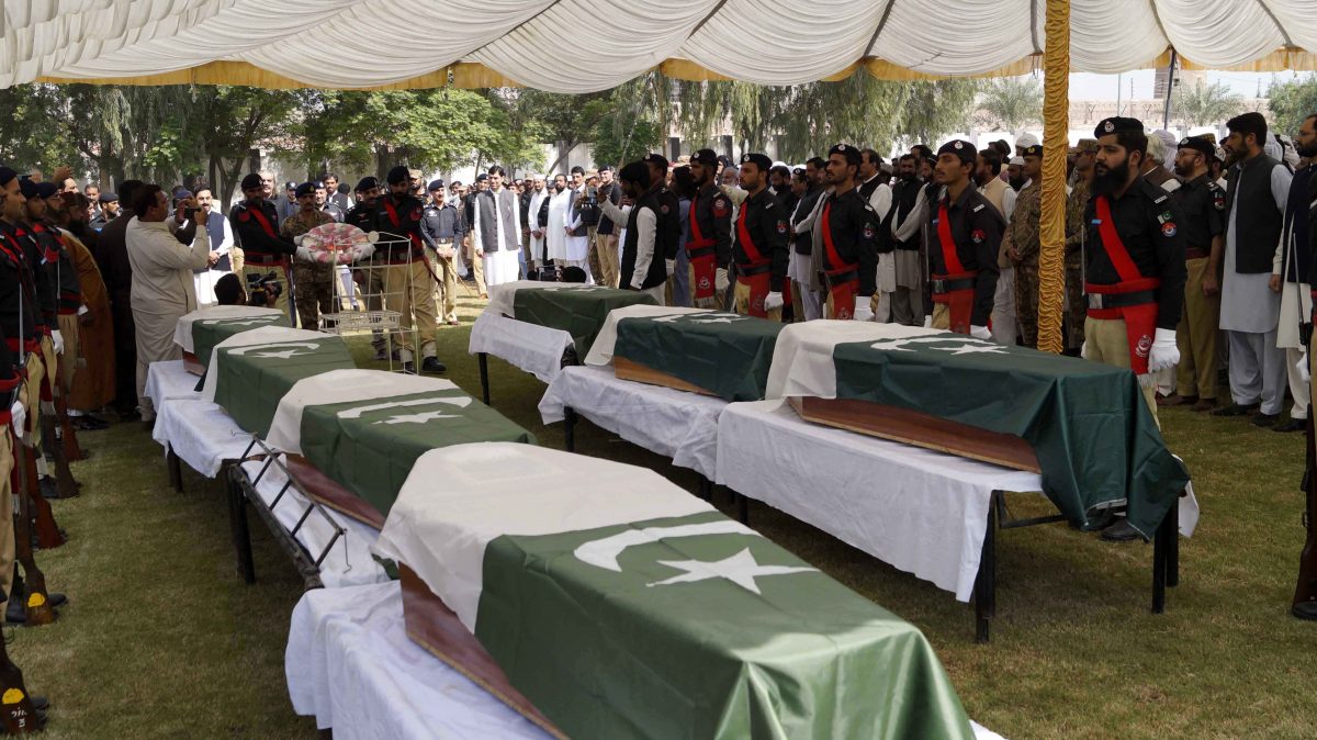 塔利班武装证实:阿富汗与巴基斯坦边境发生“激烈冲突”