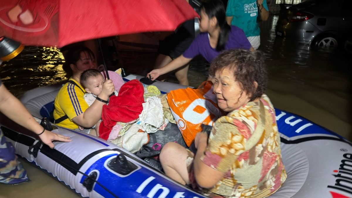 多地大雨倾盆而下 拉律峇登司南马县大水灾