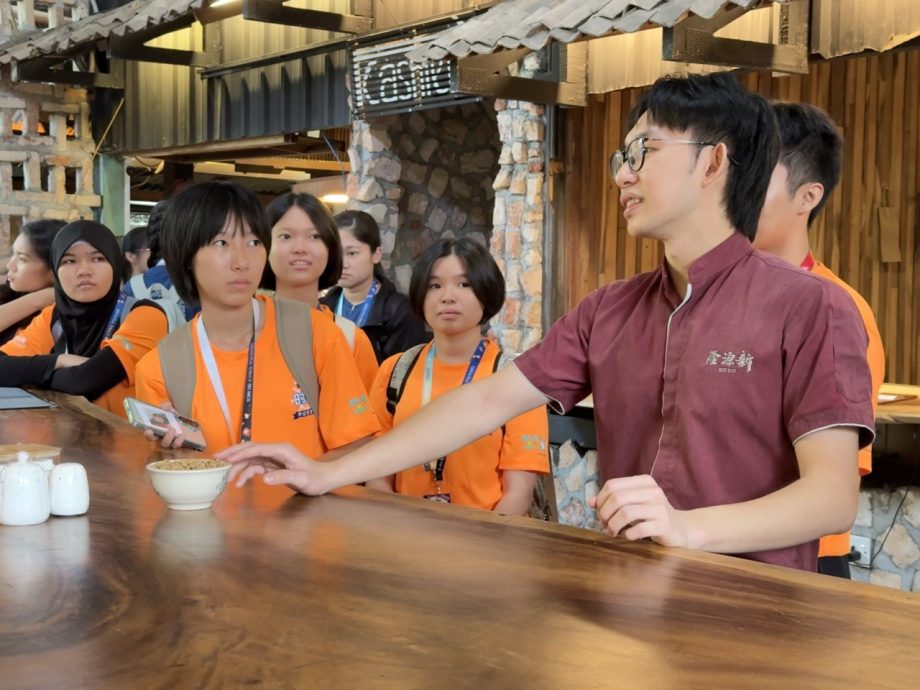 大都会 // 10月15日学海学记专题,七区共用。必下。