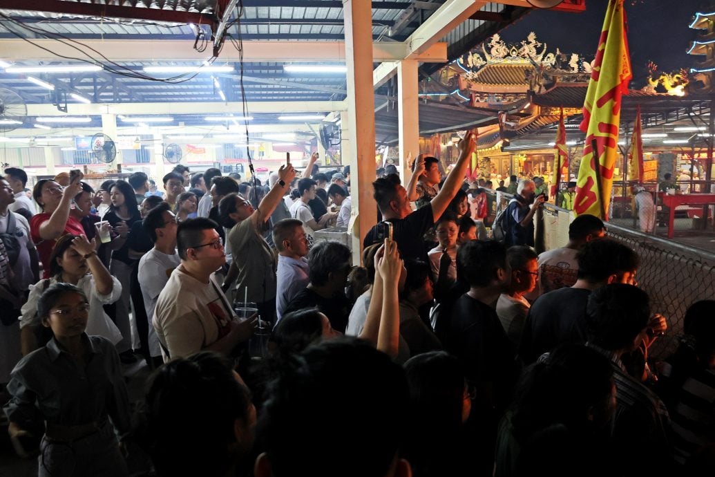 大都会-南天宫九皇爷诞 600人过火坑保平安/6图