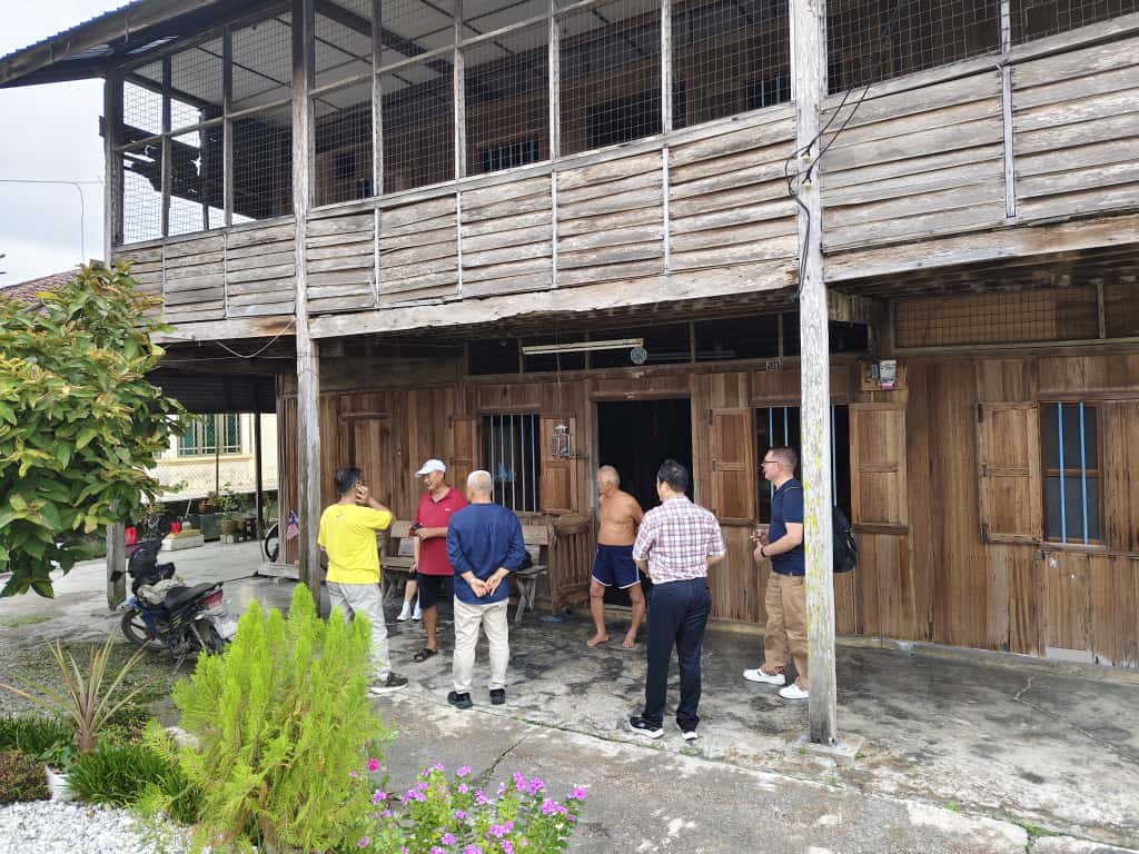 大都会-英马学者携手考察适耕庄新村