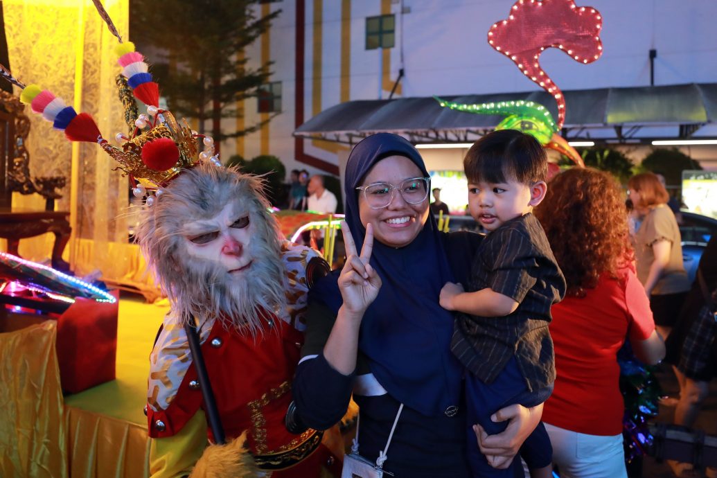 大都会-(主文)慈惠堂中秋花车游行文化节义卖夜/8图