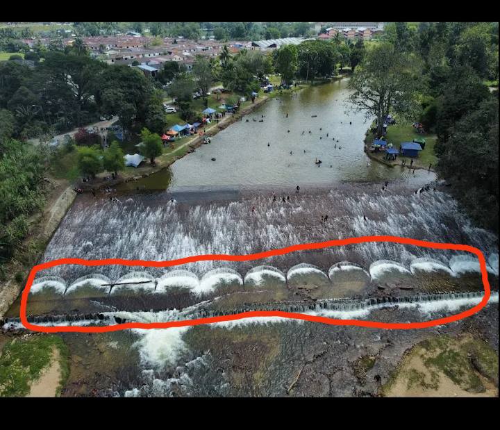 大都会2:河中有玻璃酒瓶 游客割伤缝4针/3图