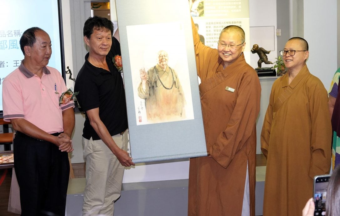 大都会7/双头之一/“大千我见”艺术展今午开幕，配二图。