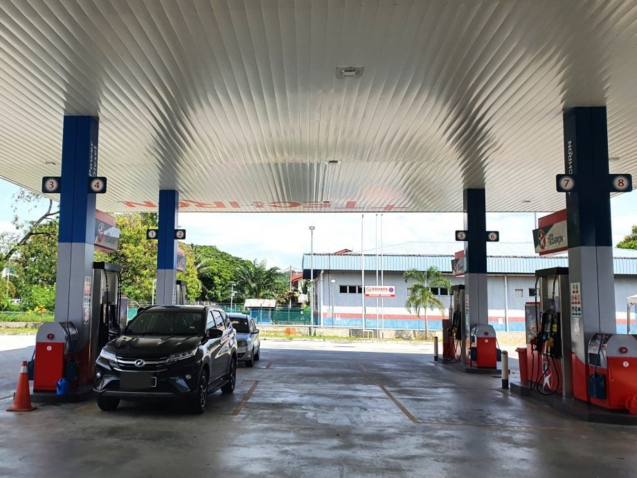 大都会/BUDI95“满月”民众：300公升汽油够用/