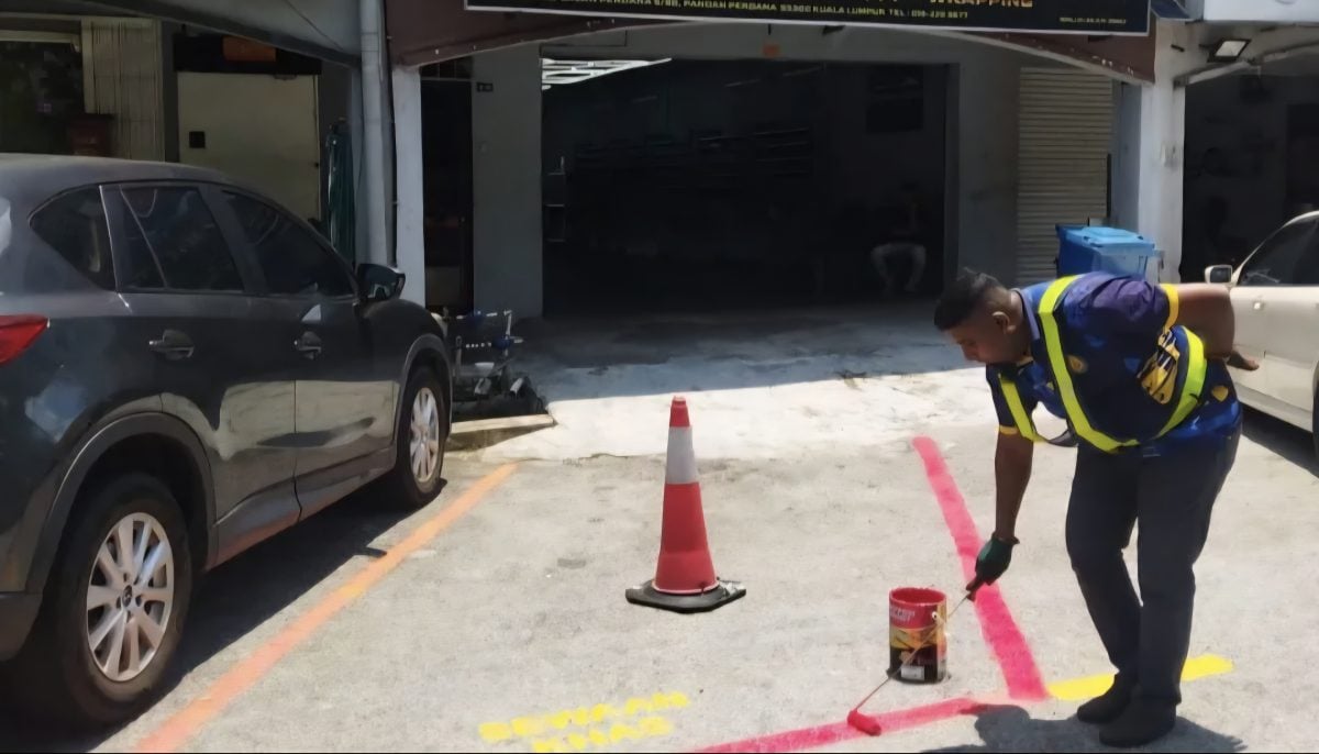 大都会副文 / 汽车服务商店强制租赁店前停车位 / 3图