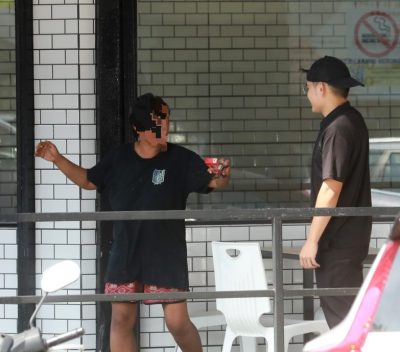 抛石打人各种行为脱序 失常女再闹斯嘉镇