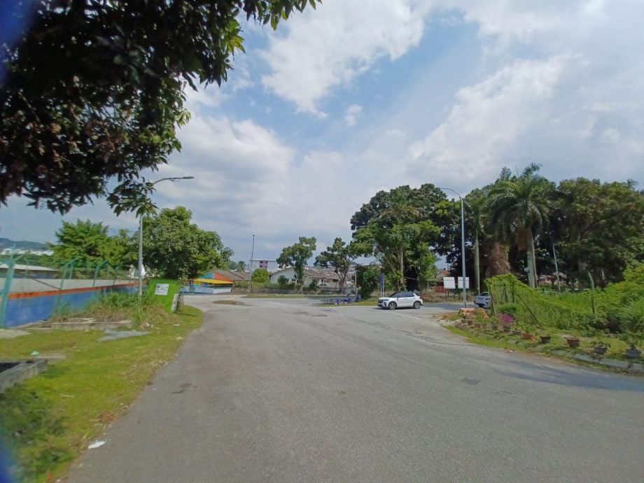 大都会/电灯柱被撞毁后维修费昂贵,加影市议会促民众提供线索揪肇祸司机