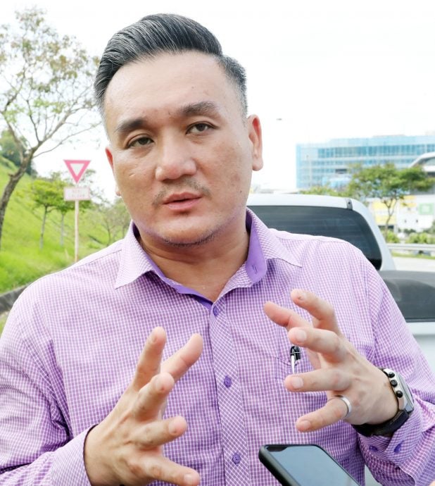 大都会/萧欢延促石灰搅拌罗里应有公德心