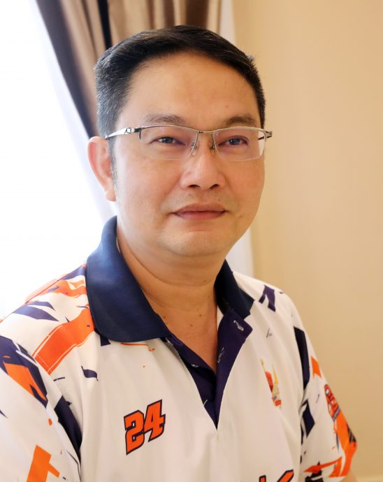 大都会/蔡亚伦德利马4路重铺