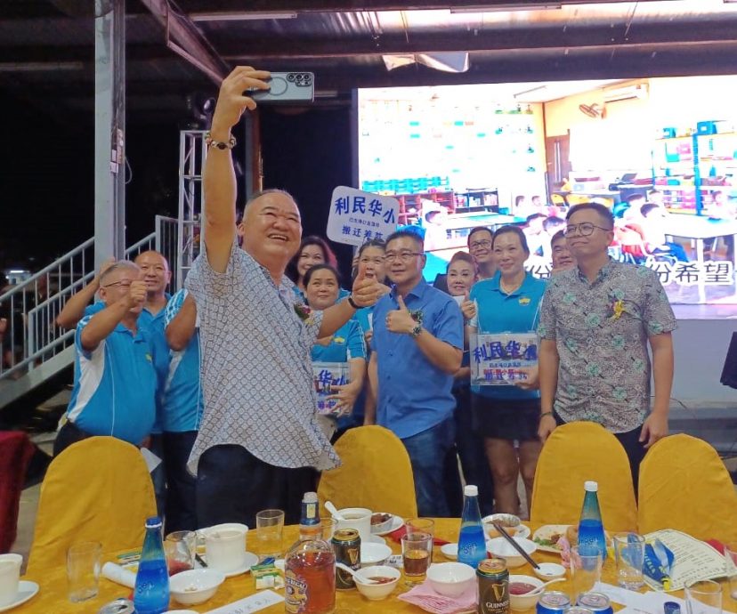 +大都会/蕉赖11哩新村工商俱乐部联欢晚宴,捐蕉赖11哩华小3万