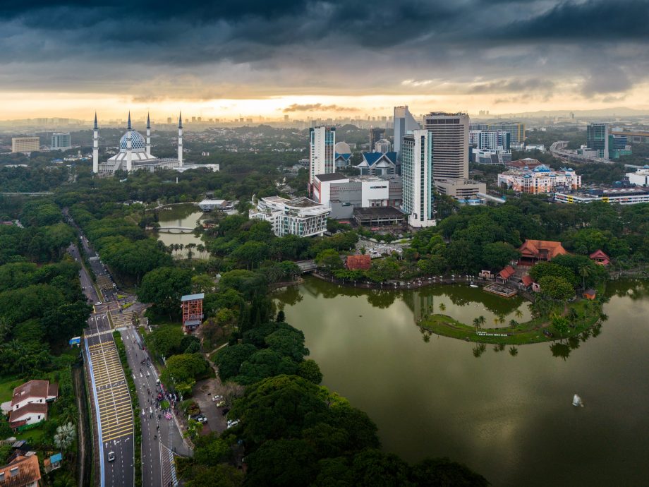 大都会/预编配10日广告/专访沙亚南市长莫哈末弗兹
