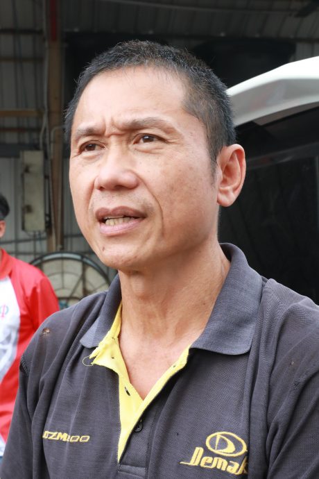 大都会(版2头)/游佳豪派月饼及巴刹摊格费调涨课题