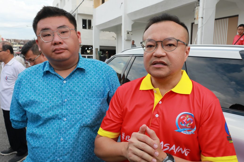 大都会(版2头)/游佳豪派月饼及巴刹摊格费调涨课题