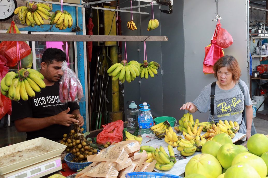 大都会(版2头)/游佳豪派月饼及巴刹摊格费调涨课题