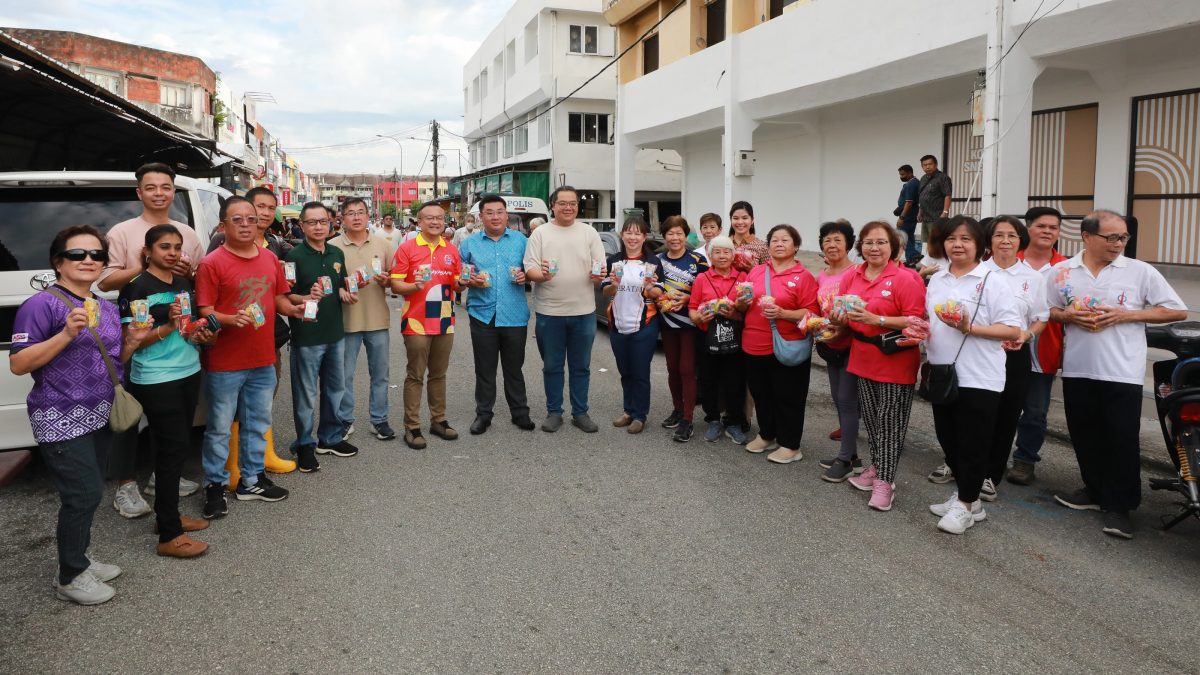 大都会(版2头)/游佳豪派月饼及巴刹摊格费调涨课题
