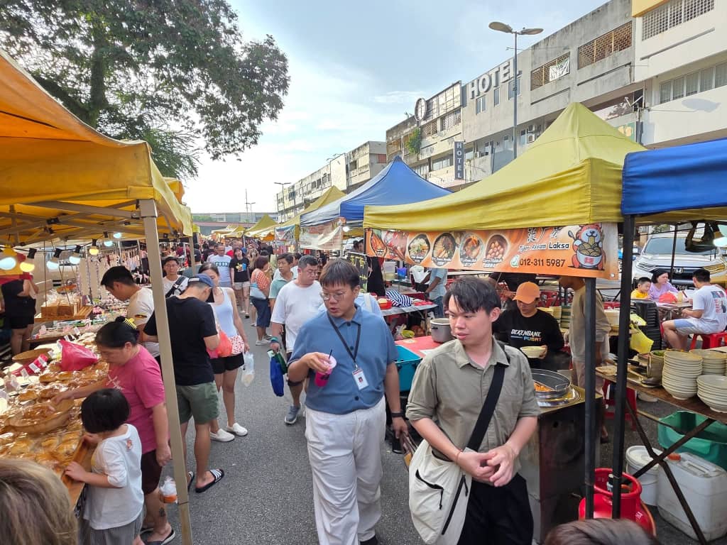 大都会(版2头)/灵市厅对助手执照过严执法,夜市小贩吃不消