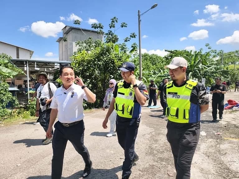 大都会(版2头)/黄瑞林巡视双溪毛糯非法工厂拆除行动