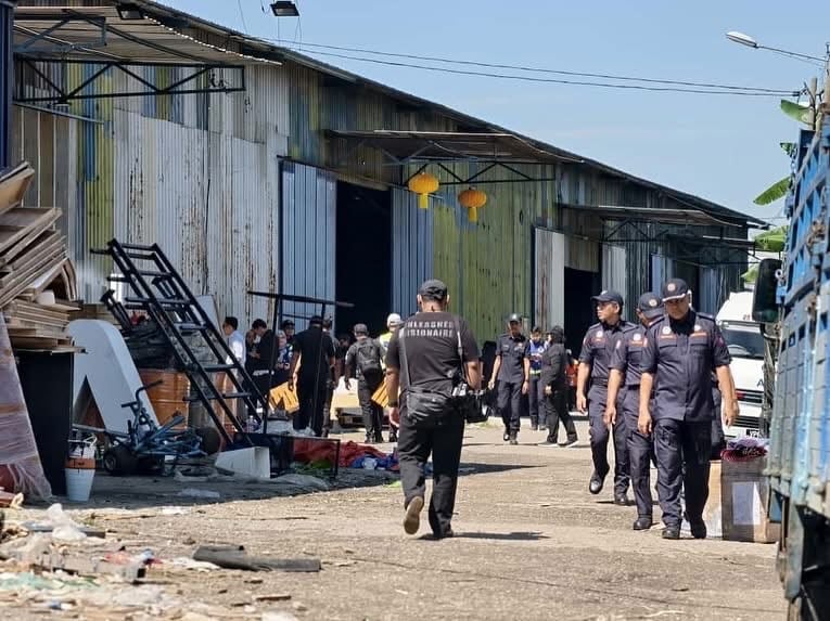 大都会(版2头)/黄瑞林巡视双溪毛糯非法工厂拆除行动