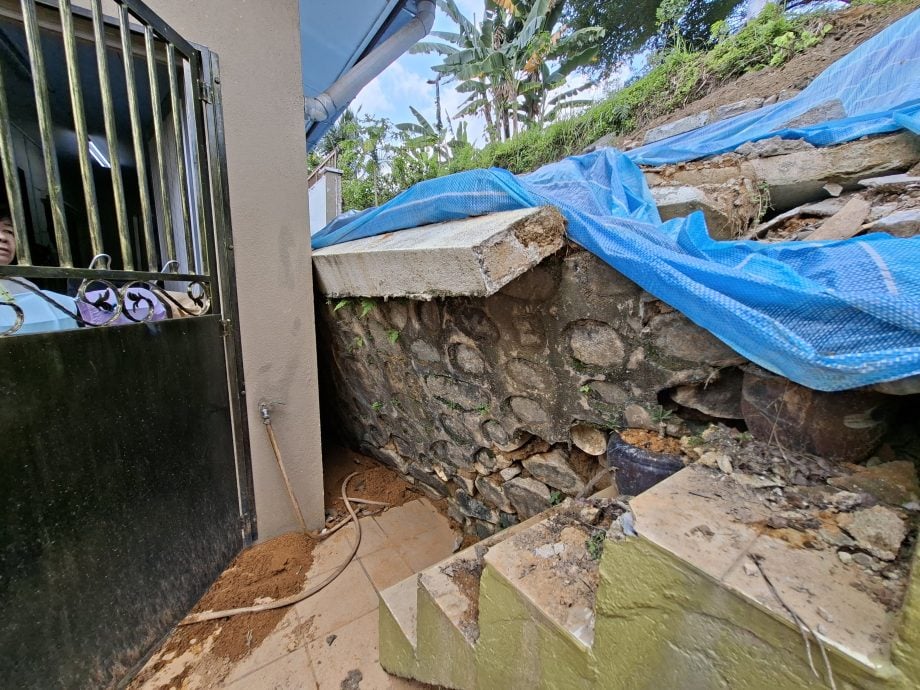 大都会/屋后斜坡坍塌忧下雨酿恶化,女屋主盼加影市会速抢修/2图