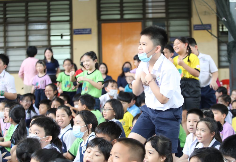 大都会/配LOGO/白沙罗华小“爱华教义演”造势活动|1200学生载歌载舞 师生同台互动气氛热烈
