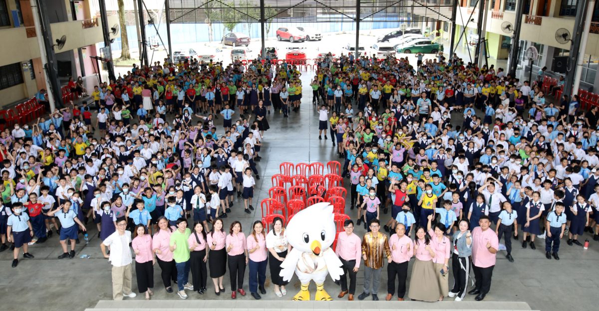 大都会/配LOGO/白沙罗华小“爱华教义演”造势活动|1200学生载歌载舞 师生同台互动气氛热烈