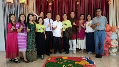 育才华小“双节同辉”庆典   推广文化促进校园和谐