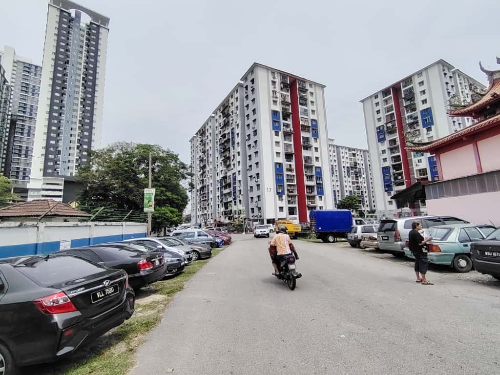 大都会/ME03头/居民要求保留路边公共停车空地 反对兴建洗车中心和嘛嘛档