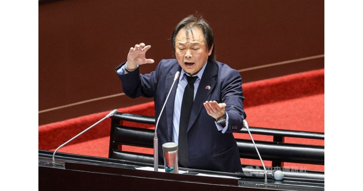 大陆国台办跟风引用神曲《没出息》 酸民进党卖台让产业“连滚带爬”