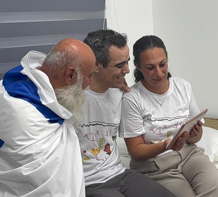 天下事  特朗普访中东签协议  “加沙战争已结束”