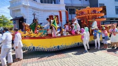 太平古武庙迎神大巡游  民众沿街观赏