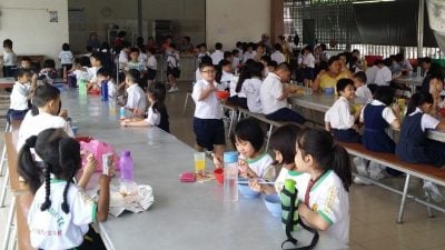 学生少无利可图 多所微小食堂无人经营