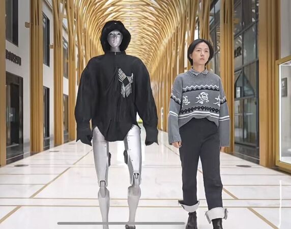 宇树推出新机器人H2 首次拥有“仿生人脸”