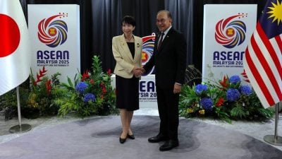 安华:友谊深厚潜力巨大  吁东盟日本强化合作