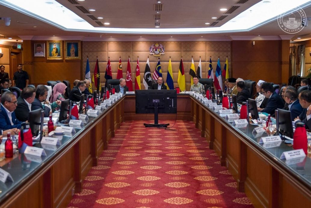 安华指出，政府将确保全国的各项发展计划在推动物质进步的当儿，也兼顾人民的福祉与人文平衡／艾瑾处理