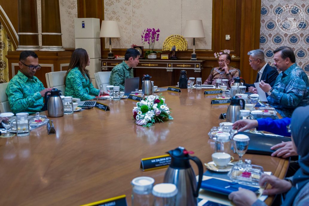 安华脸书 见GRAB