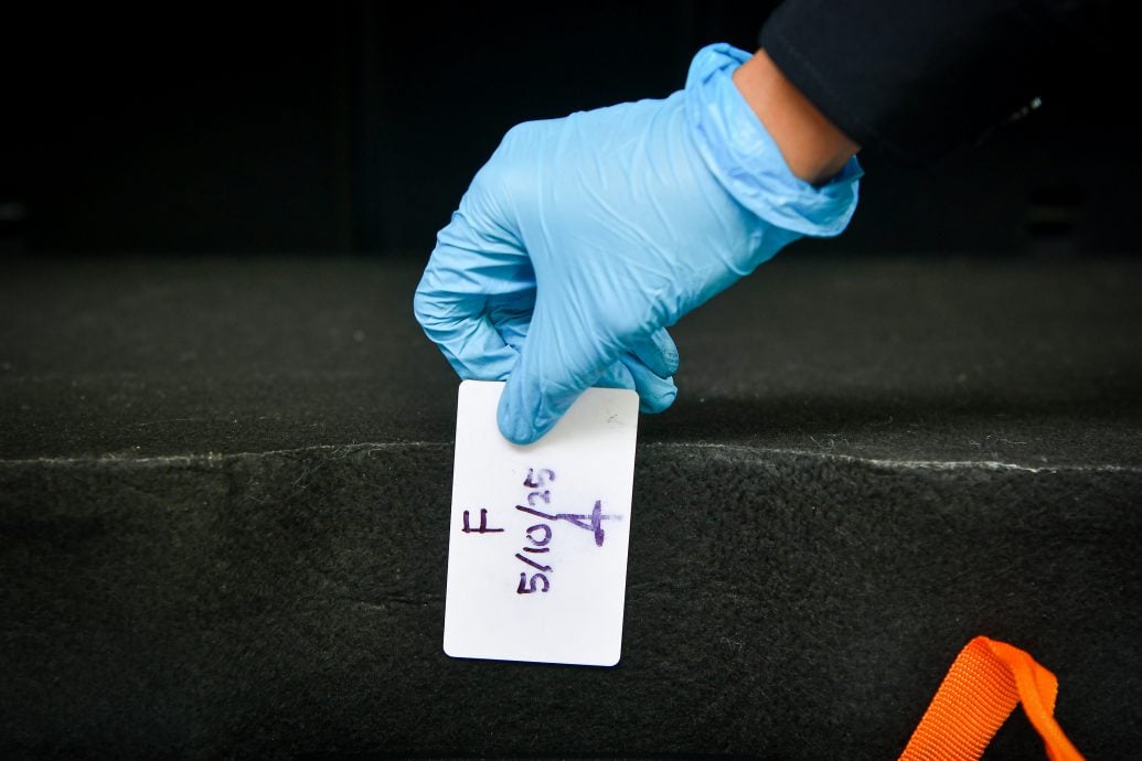 封面图与文 改装豪华车跨州运毒