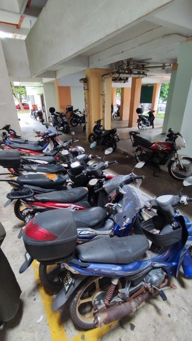 封面//大都会/亲善村人民组屋废车问题/9图