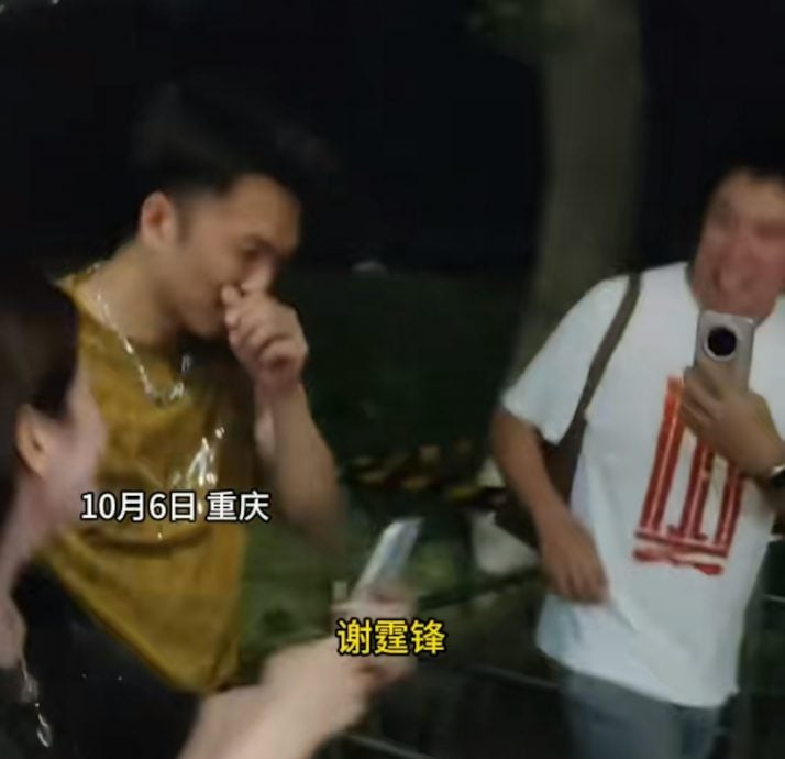 山寨谢霆锋与本尊神相似!保安开路喊:假的!假的!