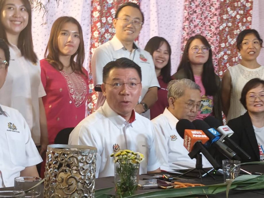 已签发 全国:东南亚首位领导人共乘美总统专车 倪可敏:马来西亚成国际瞩目焦点