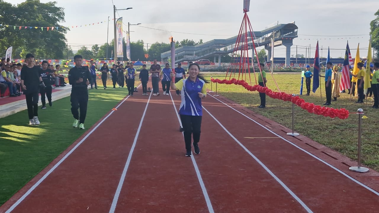 60万爱华教义款落成：实里拉龙华小体育场正式启用