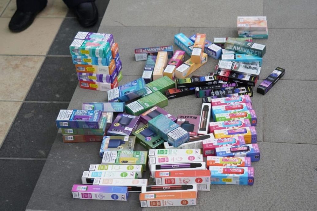 已签发 柔：业者无视禁止销售电子烟禁令，卫生局再取缔，充公450件电子烟与相关产品