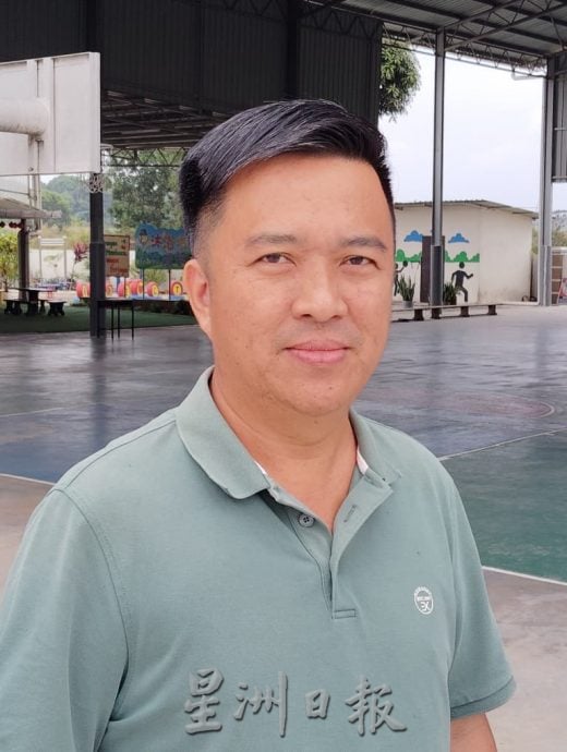 已签发 柔:封面:善心美事:义务处理垃圾 家协主席王尤财:我的车脏点没关系,学生不必再带馊饭盒回家