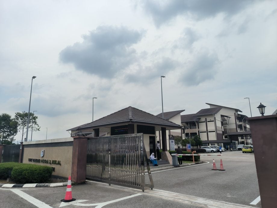 已签发 柔:封面:特稿:古来太子城人口激增 学额吃紧,政府计划增建国中三校