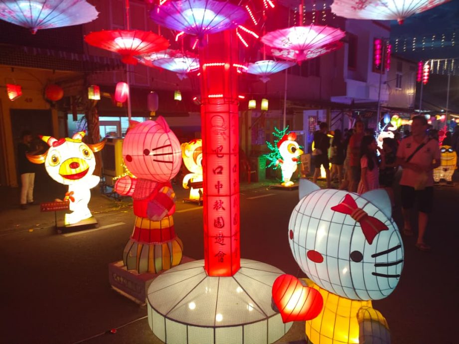 已签发 柔：巴口中秋园游 延续新村文化与温度