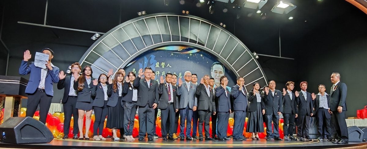 已签发 柔：版头之一： ​ 柔佛许氏公会喜迎首届青年团诞生 双机构携手推动会务发展