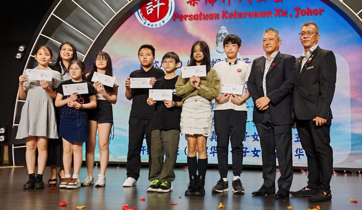 已签发 柔：版头之一： ​ 柔佛许氏公会喜迎首届青年团诞生 双机构携手推动会务发展