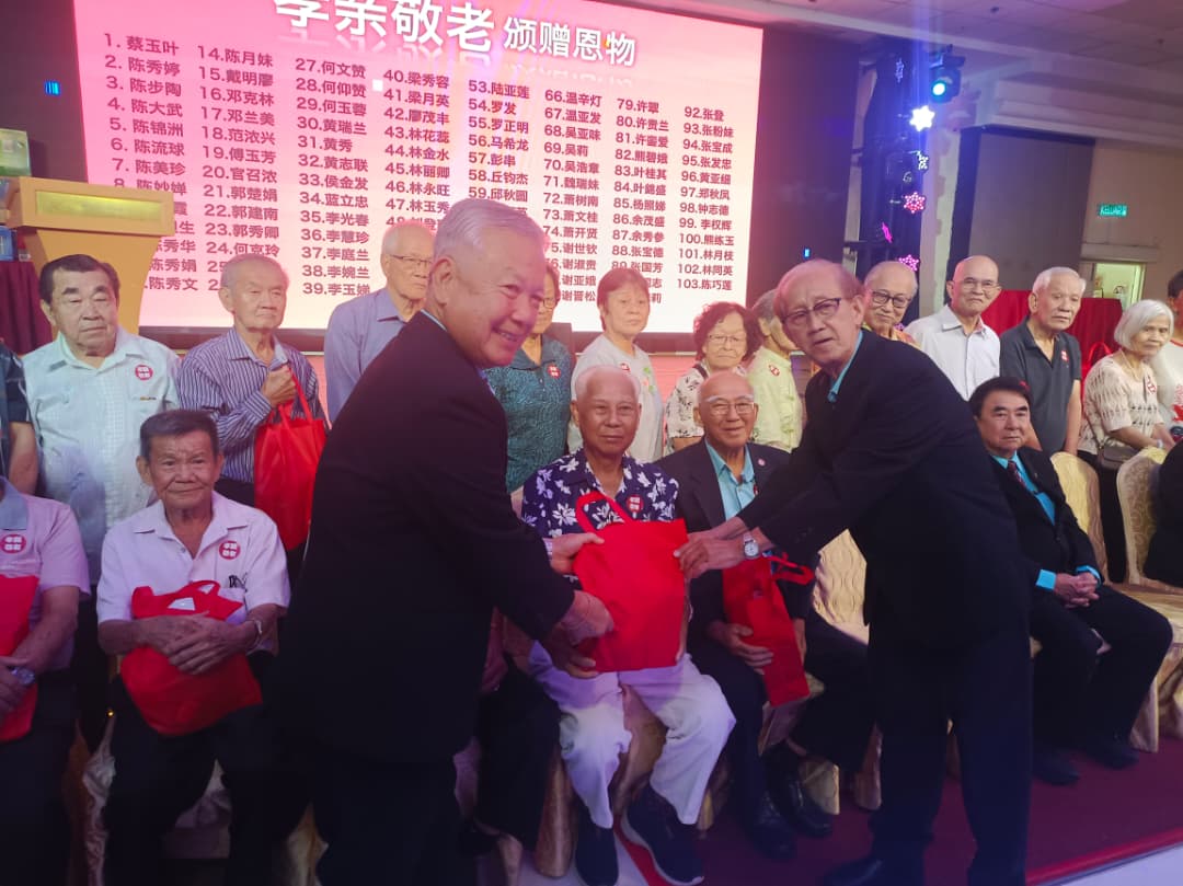 何乃赞：增设1500学士学位难解学额荒 须合理化大学录取制度