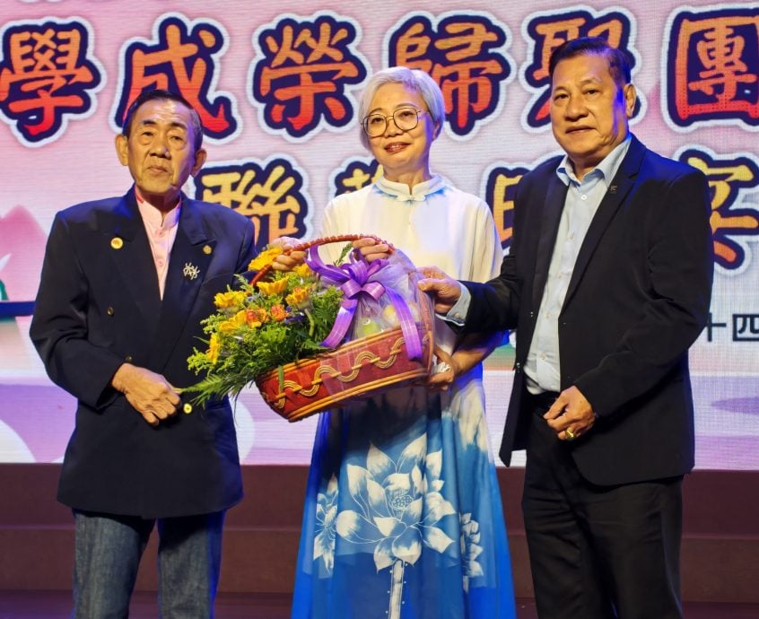 已签发 柔：版头之一：峇林氏宗祠天后宫，获RIBI拨款重铺地砖修缮庙宇